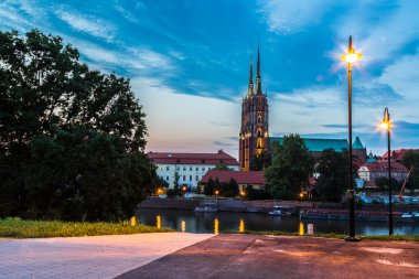Wroclaw cityscape geceleri