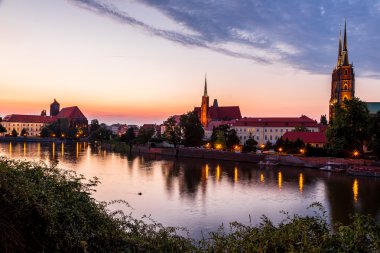 Wroclaw cityscape geceleri