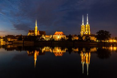 Wroclaw cityscape geceleri
