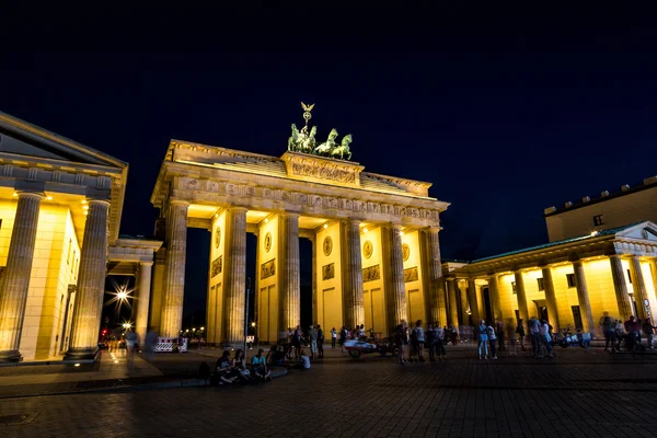 Puerta de Brandenburgo por la noche — Foto de Stock