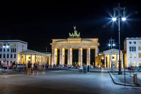 Бранденбурзькі ворота вночі — стокове фото