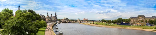 Panorama op Dresden — Stockfoto