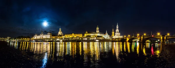 Dresden bei Nacht — Stockfoto