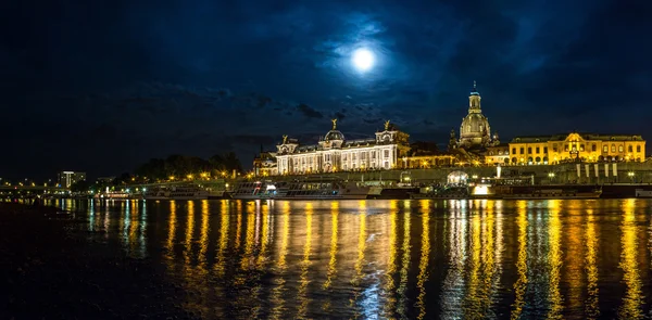 Dresden bei Nacht — Stockfoto