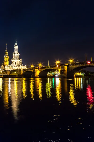 Vista de Dresde por la noche —  Fotos de Stock