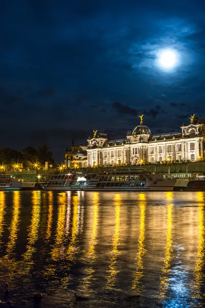 Blick auf Dresden bei Nacht — Stockfoto