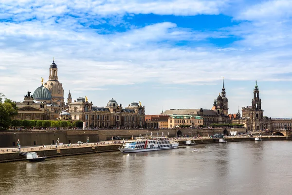 Dresden 'in panoramik görünümü — Stok fotoğraf