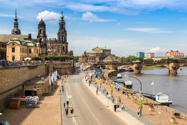 Dresden em um belo dia de verão — Fotografia de Stock