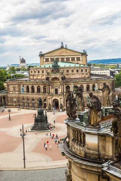 Оперного театру Семпер в Дрездені — стокове фото