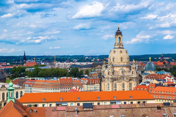 Dresden en Frauenkirche kerk — Stockfoto