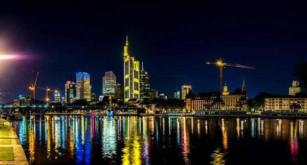 Frankfurt am Main durante o pôr do sol — Fotografia de Stock