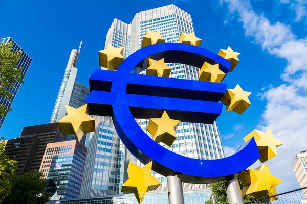 Euro sign in Frankfurt — Stock Photo, Image