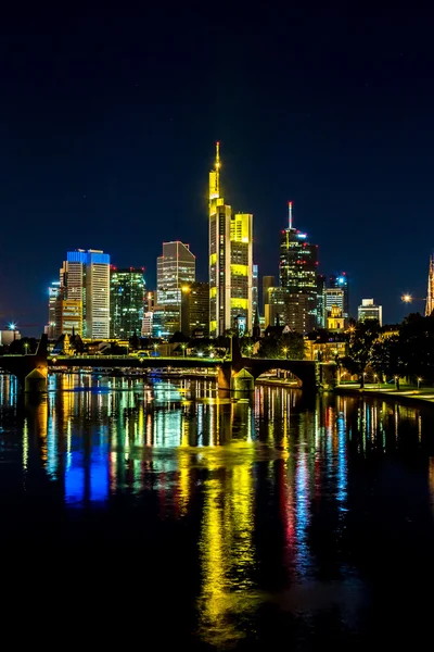 Frankfurt am Main tijdens zonsondergang — Stockfoto