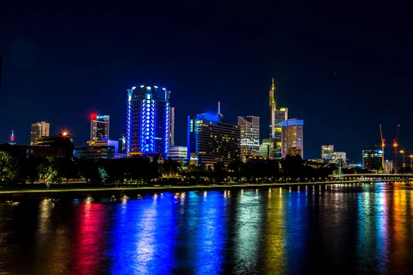 Frankfurt nad Menem o zachodzie słońca — Zdjęcie stockowe