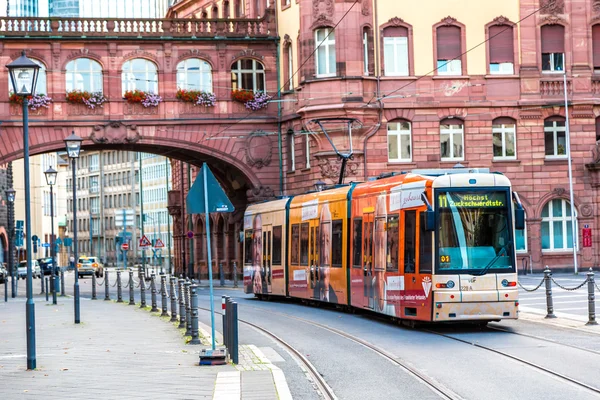 Elektrische tram in frankfurt — Stockfoto