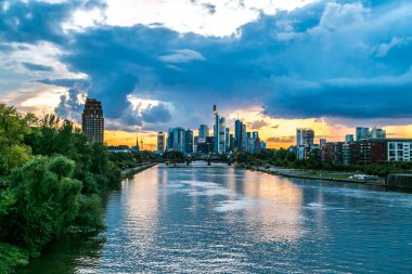 Gün batımında Frankfurt am Main