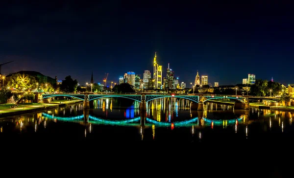 Frankfurt am Main bei Nacht — Stockfoto