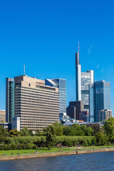Finanční čtvrť ve Frankfurtu — Stock fotografie
