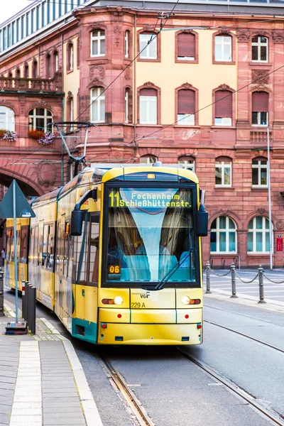 Electric tram in Frankfurt — Stock Photo, Image