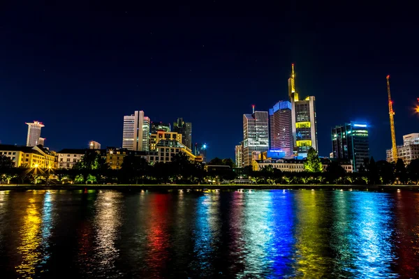 Frankfurt am main 's nachts — Stockfoto