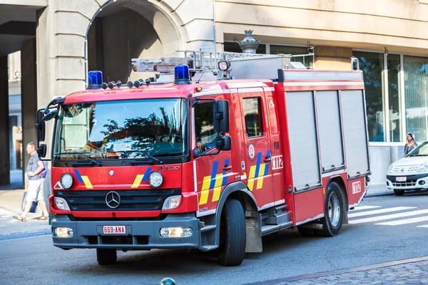 Červený hasičský vůz — Stock fotografie