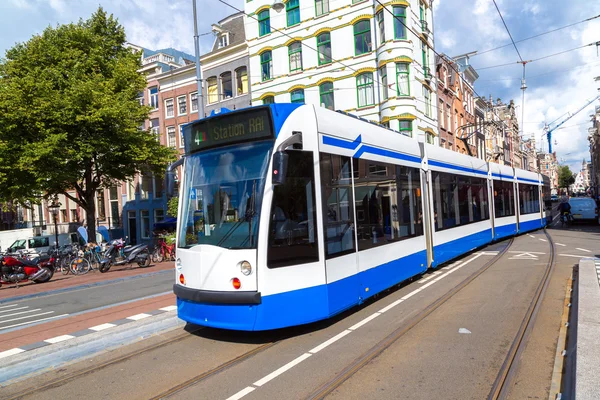 Blå spårvagn i Amsterdam — Stockfoto