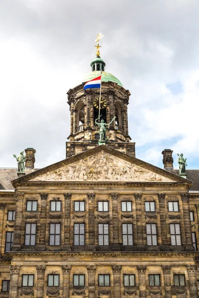 Wieża zegarowa w Amsterdam — Zdjęcie stockowe