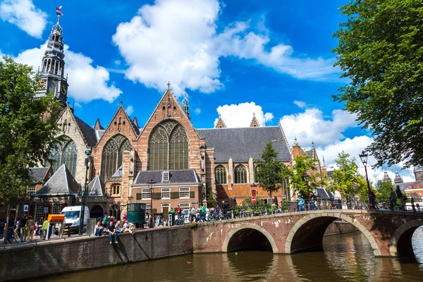 Amsterdam 'da Oude Kerk — Stok fotoğraf