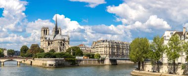 Seine ve Notre Dame de Paris