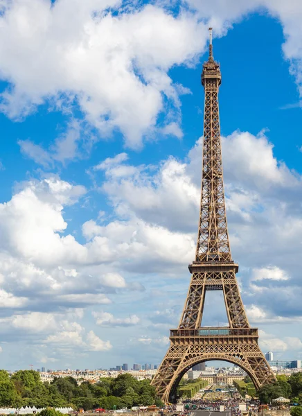 Torre Eiffel en París — Foto de Stock