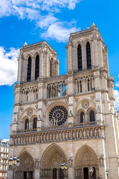 Notre Dame de Paris — kuvapankkivalokuva