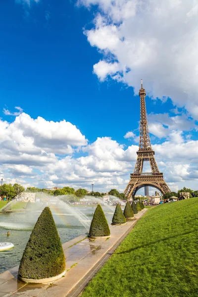 Torre Eiffel en París — Foto de Stock