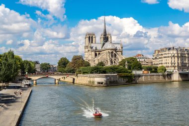 Seine ve Notre Dame de Paris