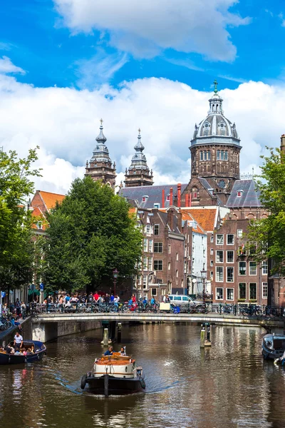 Canal and St. Nicolas Church — Stock Photo, Image