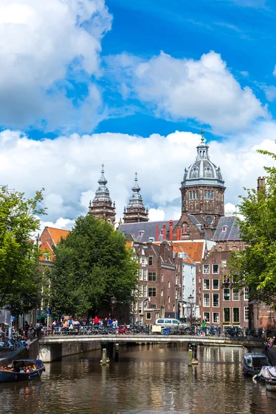 Canal and St. Nicolas Church — Stock Photo, Image