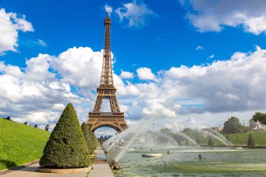 Paris 'teki Eyfel Kulesi