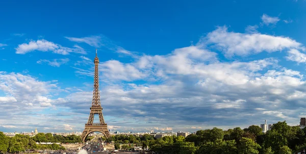 Eiffel torony Párizsban — Stock Fotó