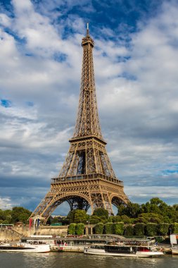 Paris 'teki Eyfel Kulesi