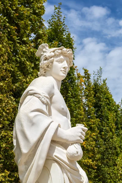 Estatua en el parque de Versalles — Foto de Stock