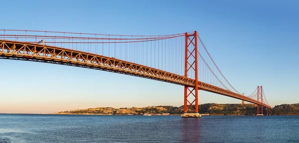 Eisenbahnbrücke in Lissabon — Stockfoto