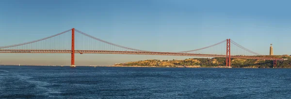 Eisenbahnbrücke in Lissabon — Stockfoto