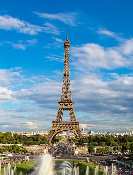 Torre Eiffel en París — Foto de Stock