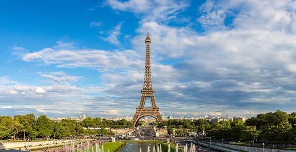 Eiffel tower in Paris — Stock Photo, Image