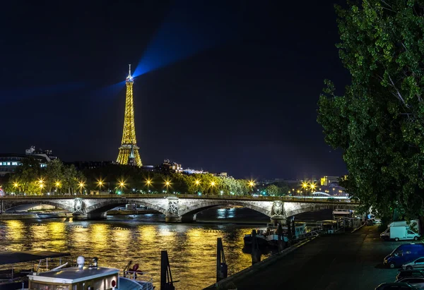 Eiffel Tower at sunset — Stock Photo, Image