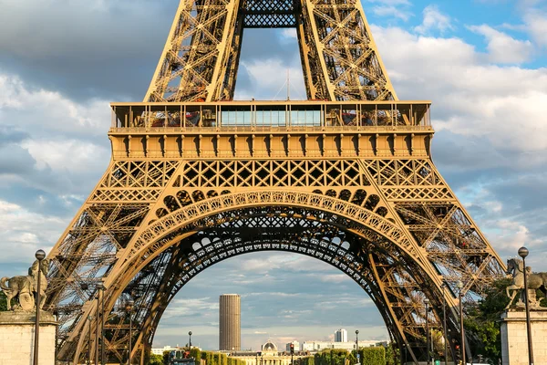 Eiffel tower in Paris — Stock Photo, Image