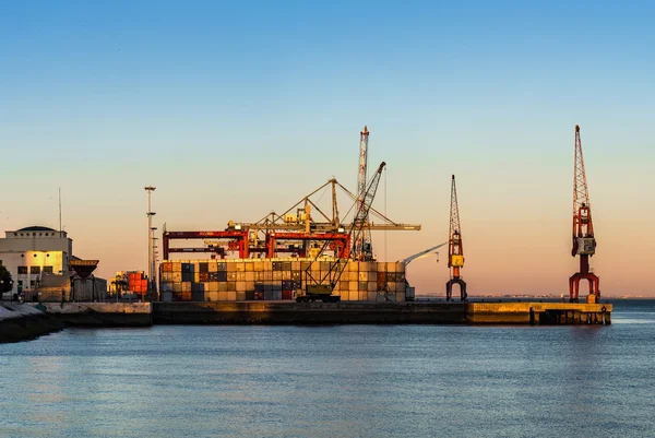 Lisbon commercial port — Stock Photo, Image