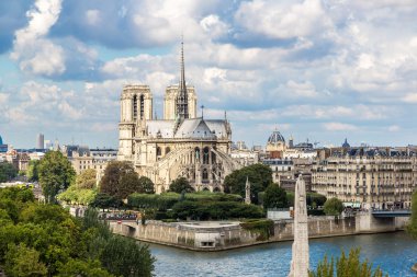 Seine ve Notre Dame de Paris