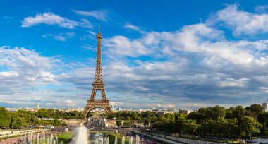 Paris 'teki Eyfel Kulesi