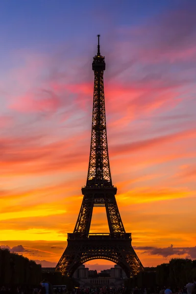 Wieża Eiffla o zachodzie słońca — Zdjęcie stockowe