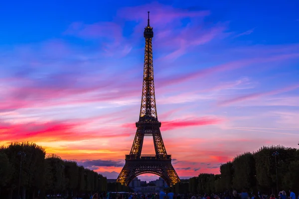 Eiffel Tower at sunset — Stock Photo, Image